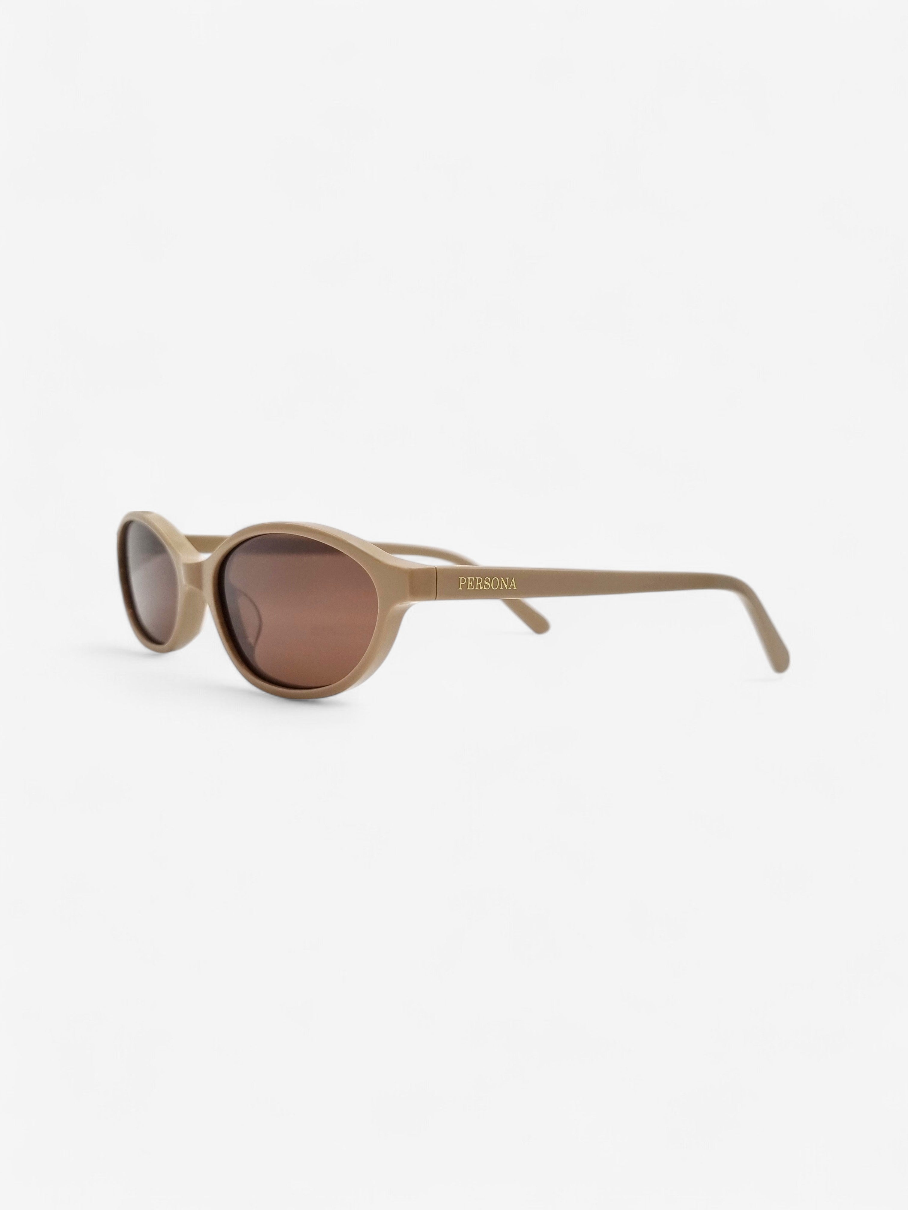 I | Brown | Polarised