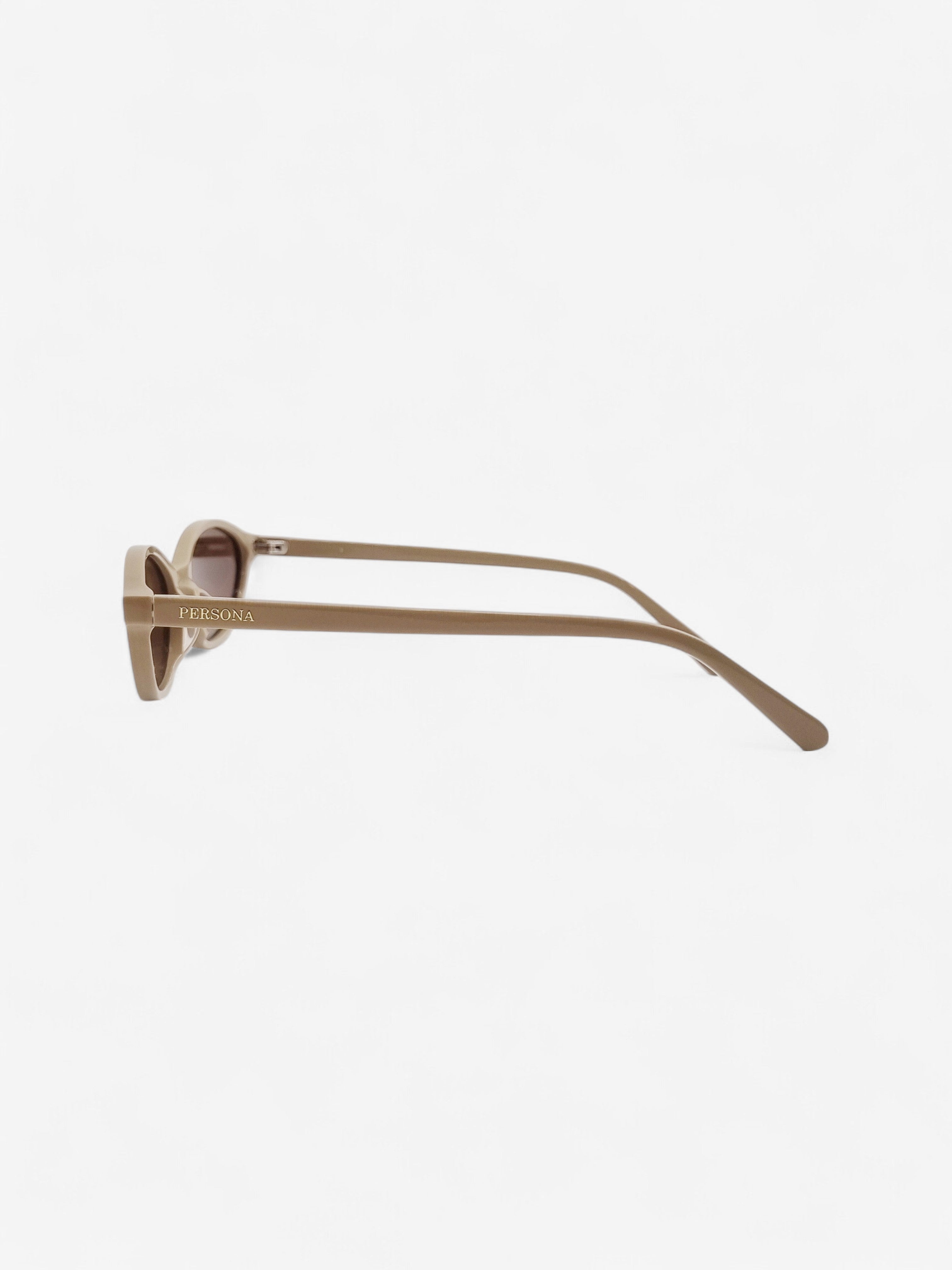 I | Brown | Polarised