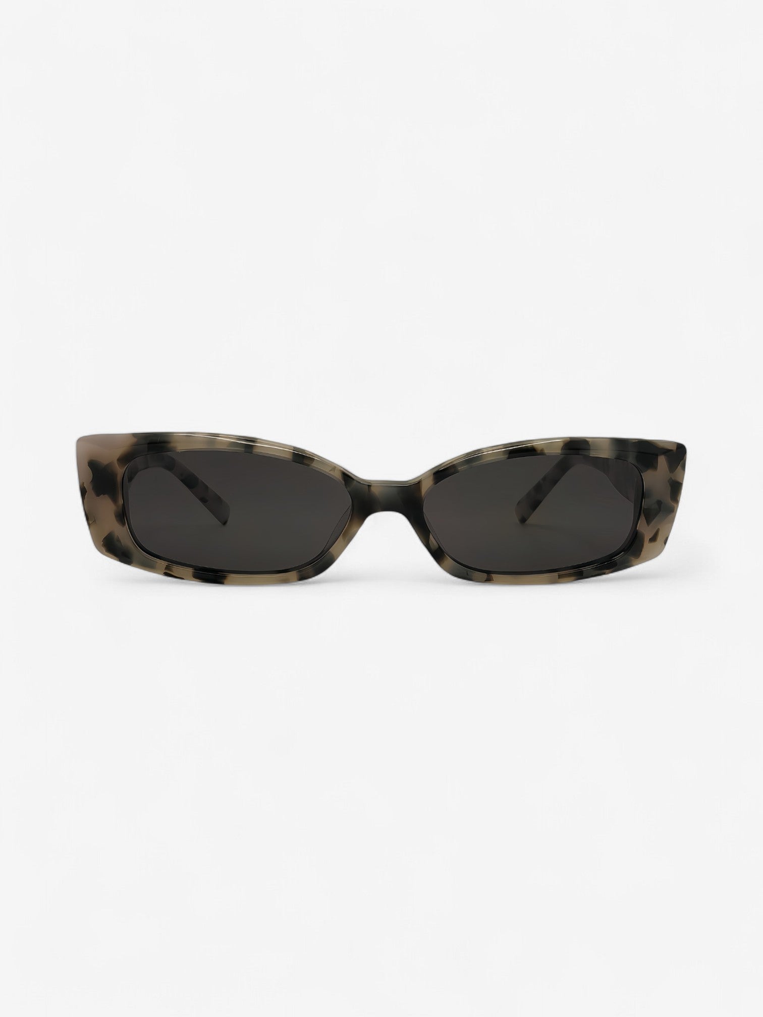 Polarised tortoise sunglasses for women and men - The Adventurer - travel-ready design 