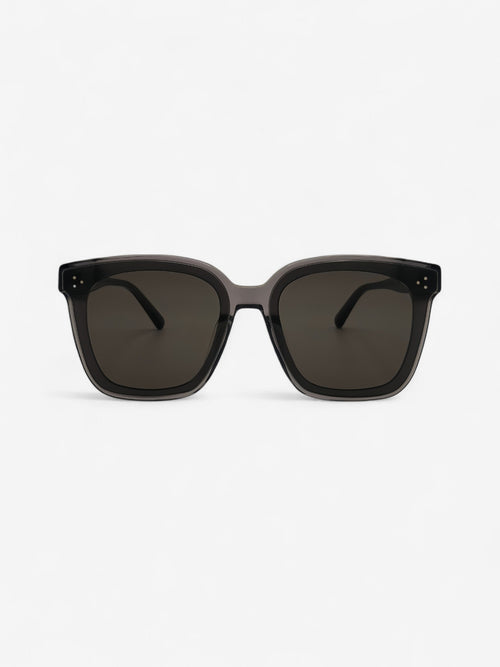 Grey oversized sunglasses for women and men - The Charmer - modern design